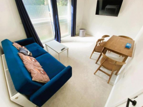 Modern Peaceful Flat in Town